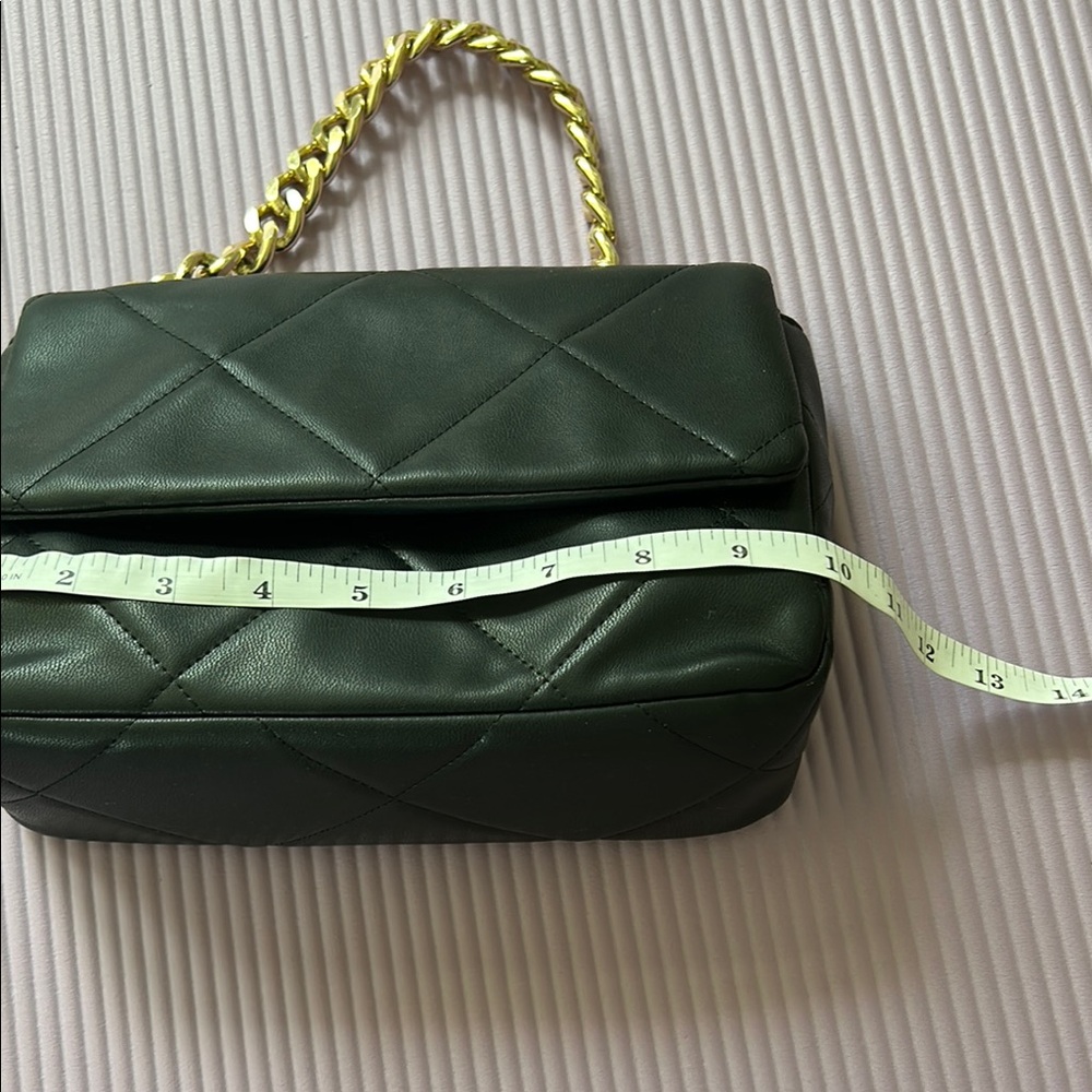 Forever 21 quilted  black and gold purse - Picture 7 of 14